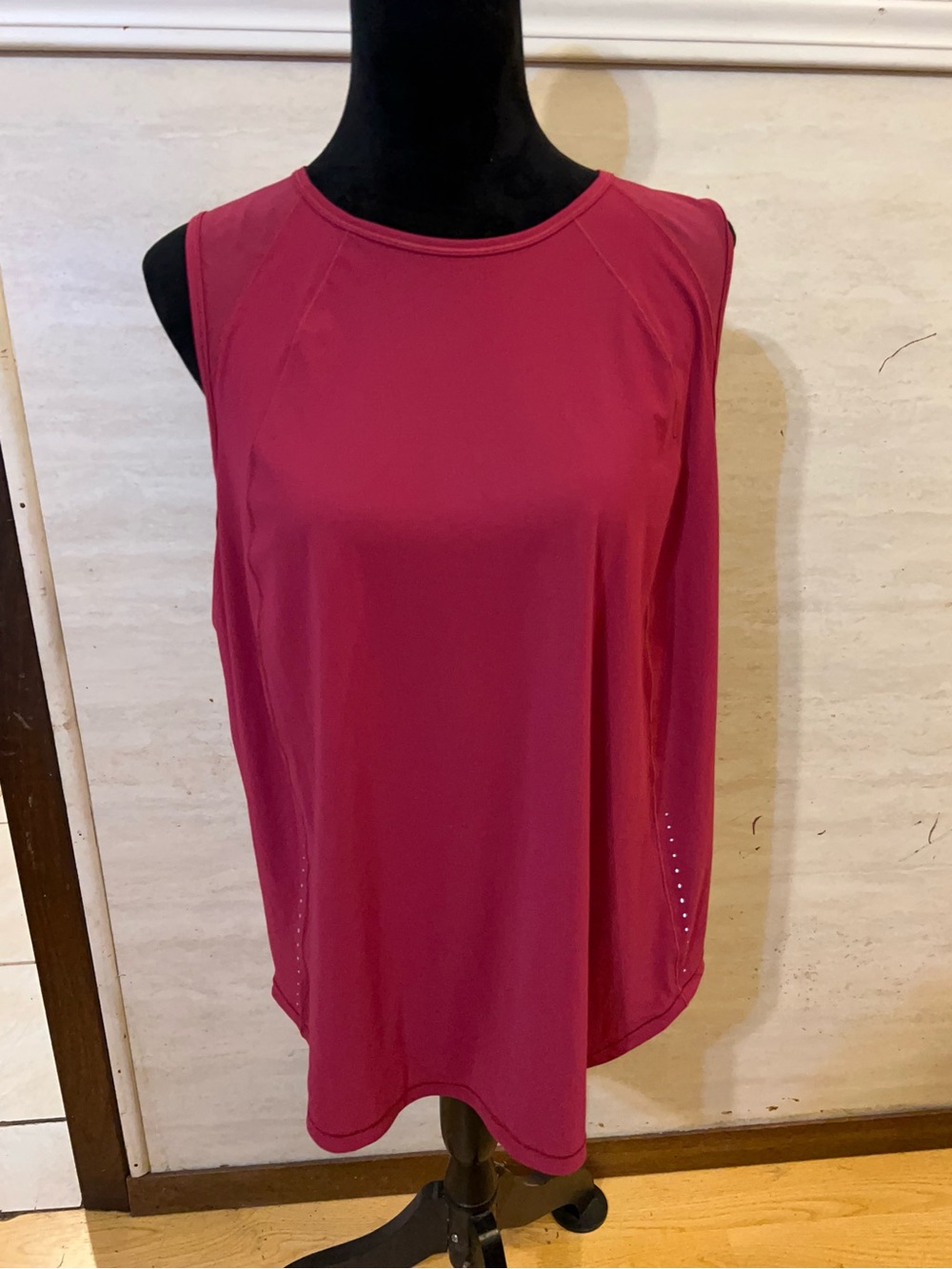 Lululemon Sculpt Tank Top
Pink Lychee (First Release)